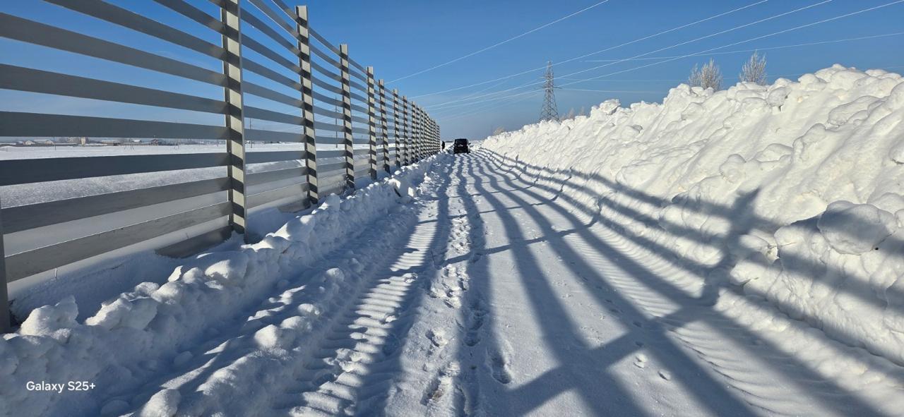 Новую технологию защиты от снежных сугробов на дорогах тестируют в Казахстане