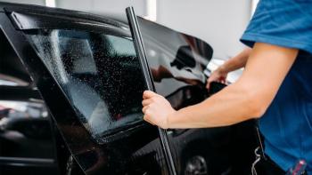 Бюджет Кыргызстана пополнили на 1,1 млрд сомов за счет платной тонировки боковых передних стекол