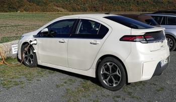 Из Казахстана реэкспортируют электромобили, ввезенные по квоте, – эксперт